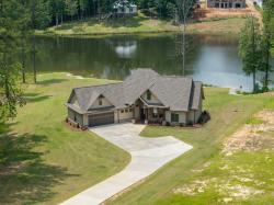 185 Stately Oak Dr Huntingdon, TN 38344