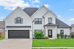 335 Bluebriar Trce Clarksville, TN 37043