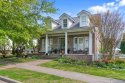 3448 Colebrook Dr Thompsons Station, TN 37179
