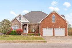 1537 Edgewater Ln Clarksville, TN 37043