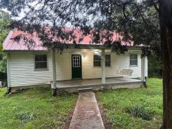 525 Hickory Cir Ashland City, TN 37015