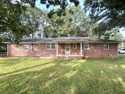 802 Lowry St Manchester, TN 37355