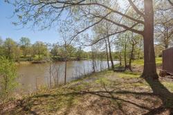 550 Lakeview Cir Tennessee Ridge, TN 37178