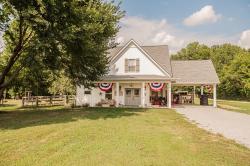 2236 Old Washington Rd Cedar Hill, TN 37032