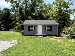 2635 Kenwood Dr Hopkinsville, KY 42240