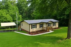 4598 Akin Rd Cunningham, TN 37052