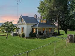 5436 Sr 50 Pelham, TN 37366