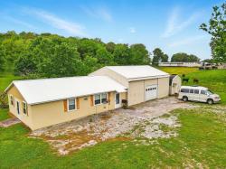 1142 Maxwell Rd Belvidere, TN 37306