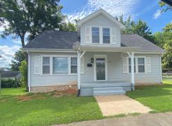 413 N Charlotte St Dickson, TN 37055