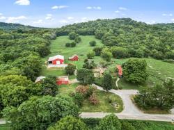 1964 Bradford Rd Petersburg, TN 37144