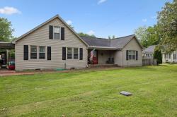 221 N Ewing St Guthrie, KY 42234