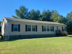 393 Loggins Rd Burns, TN 37029