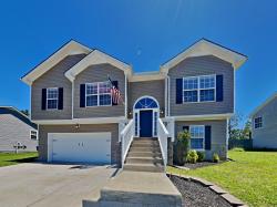 1387 Constitution Dr Clarksville, TN 37042