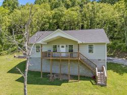 78 Dog Branch Rd S Pleasant Shade, TN 37145