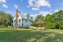 927 Bond Road Duck River, TN 38454