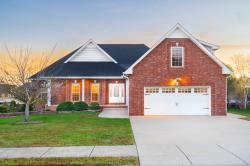 1541 Edgewater Ln Clarksville, TN 37043