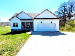 1322 Taylor Town Rd White Bluff, TN 37187