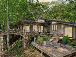 232 Hollingsworth Cove Rd Monteagle, TN 37356