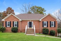 1011 Coulsons Ct Hendersonville, TN 37075