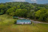 1765 Williamson Branch Rd Vanleer, TN 37181