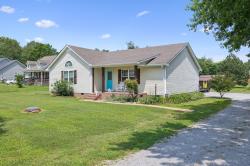 320 Lawrence Ave Chapel Hill, TN 37034