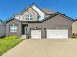 323 Bluebriar Trce Clarksville, TN 37043