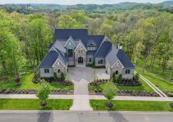 8119 Mountaintop Dr College Grove, TN 37046
