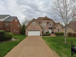 1473 Red Oak Dr Brentwood, TN 37027