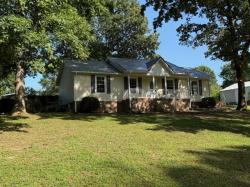 446 Treetop Trl Lawrenceburg, TN 38464