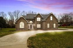 147 Bowling Alley Rd Manchester, TN 37355