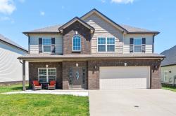 1613 Kestrel Dr Clarksville, TN 37040