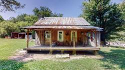 2292 Gilley Hill Rd Bradyville, TN 37026