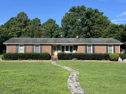 1403 Flippin Dr Lafayette, TN 37083