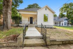 205 N Oak St Springfield, TN 37172