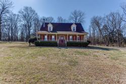 2152 Unionville Deason Rd E Bell Buckle, TN 37020