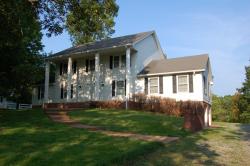 585 Forest Retreat Rd Hendersonville, TN 37075