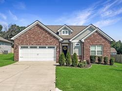 202 Wyburn Pl Burns, TN 37029