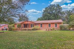 204 Lake Circle Dr Tullahoma, TN 37388