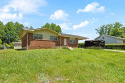 630 Riverside Dr Manchester, TN 37355