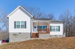 2800 N Hurricane Creek Rd Mc Ewen, TN 37101