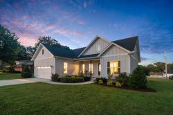204 Locust St Mc Ewen, TN 37101