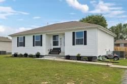 906 Freeman St Lafayette, TN 37083
