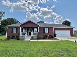 402 Highland Dr Tullahoma, TN 37388