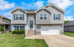 1332 Freedom Dr Clarksville, TN 37042