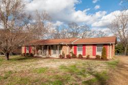 114 Rebecca Dr Hendersonville, TN 37075