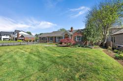 2418 Abbott Martin Rd Nashville, TN 37215