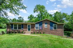 138 Lakeside Park Dr Hendersonville, TN 37075
