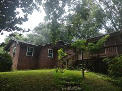 110 Cherry St Centerville, TN 37033