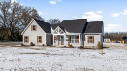 3868 Hollow Springs Rd Bradyville, TN 37026