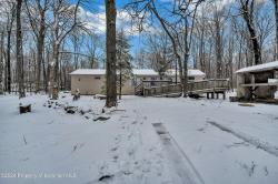 19 Mohican Path Gouldsboro, PA 18424
